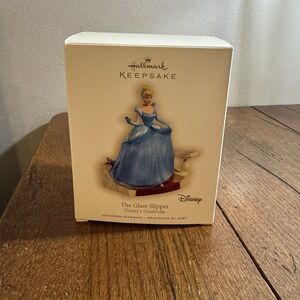 Hallmark‎ Christmas Ornament 2007 THE GLASS SLIPPER Disney Cinderella  H72
